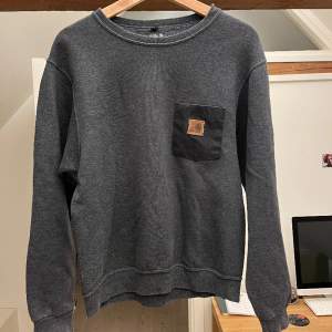 Carhartt sweatshirt i storlek xs