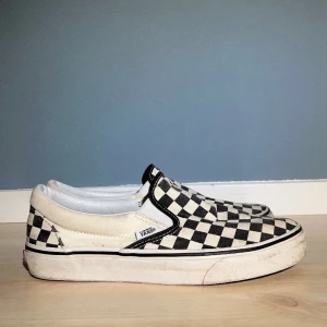 Vans skor - Ett par vans skor som endast använts en sommar