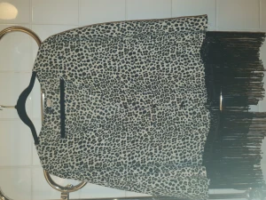 Leo kimono - Snygg kimono med fransar från HM.