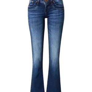 Ltb jeans - Säljer mina ltb jeans som jag haft i några månader. Ny pris: 800kr, slut överallt. Säljer för dom blivit för små❤️skriv för frågor 