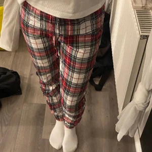 Pyjamasbyxor - Super fina rutiga pyjamasbyxor ifrån cubus💕💕