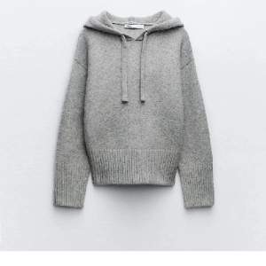 Säljer min populära stickad zara hoodie. Använd 2-3 gånger och i nyskick!🙏💓😇