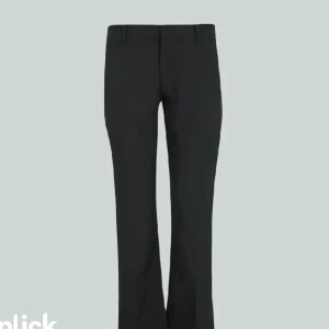 Kostymbyxor från bikbok🤍 - Säljer dessa trendiga kostymbyxor från bikbok. Använda fåtal gånger, hör av dig för fler bilder🫶🏻