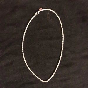 Äkta silver halband - Äkta silver halsband som kan ta din outfit från en femma till en tia den är Diamond cut som gör att den alltid Skinner perfekt för en varje dag kedja både för män och kvinnor priset kan diskuteras vid snabb köp