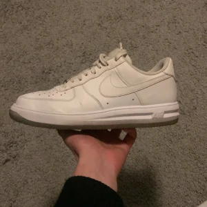 Nike Airforce Luna - Skön färg med annorlunda sula Bra skick 7/10 Kom med bud