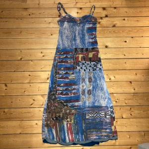 Soggo klänning - Klänning märke soggo, storlek M. Så fin och unik ⭐️