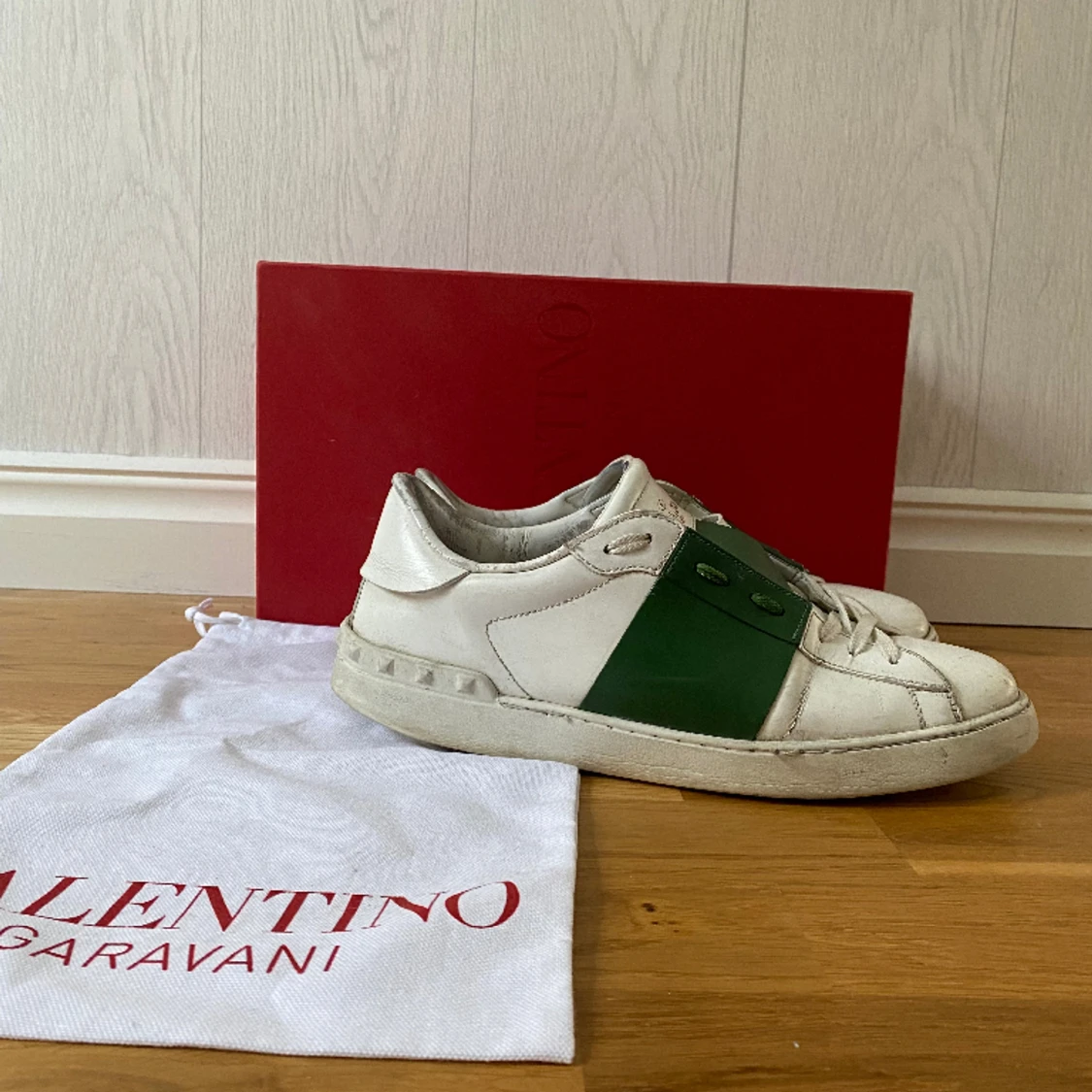 Valentino opens  - 90