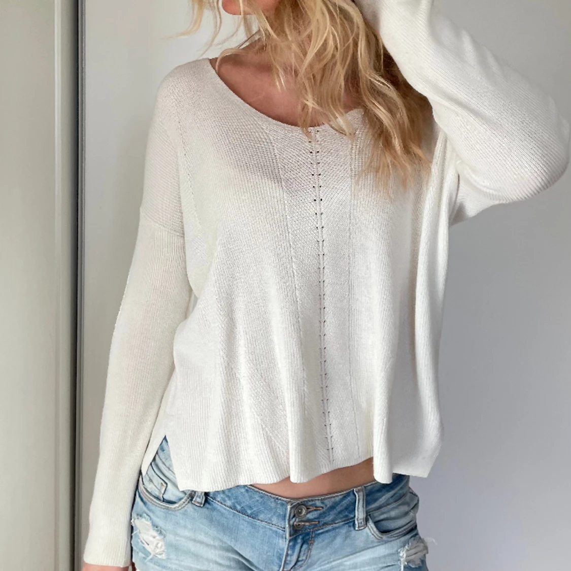 Vit stickad tröja