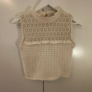 Zara topp - En super söt topp från zara som aldrig använts. Säljer pga för liten❤️