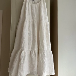 Vit klänning  - Bra skick 