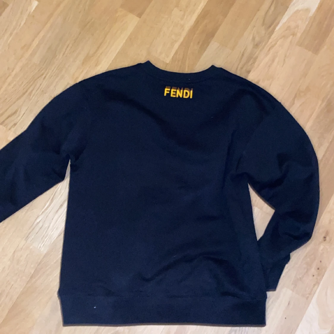 Fendi tröja  - 91
