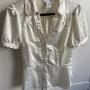 Topp - Så fin topp/blus vintage H&M