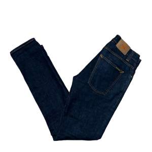 Riktigt feta Nudie jeans Grim tim. Storlek W32L34. Passar perfekt på 183 och neråt Bra skick.  Pris kan diskuteras vid snabb affär
