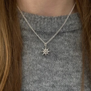 Sparkly star  - 35kr/st, nickelfritt, finns endast ett kvar i lager  😊 kolla gärna in min instragram ”ebnorth” där jag främst sköter försäljningen💗 