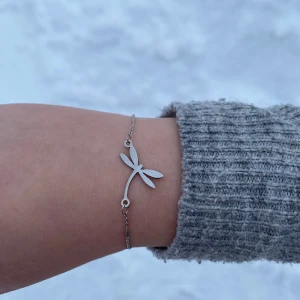 Dragonfly armband  - 39kr/st, rostfritt, endast ett kvar i lager! 😊 kolla gärna in min instragram ”ebnorth” där jag främst sköter försäljningen:)