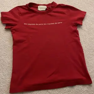 Röd tröja med text aldrig använd 10-12