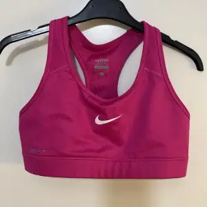 Jättefin Nike Sportbehå S rosa 