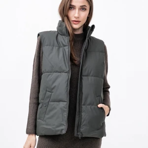 Vero Moda svart väst - Så snygg svart väst från Vero Moda. Använd 1 gång. Storlek Xs. Köparen står för frakt🙏