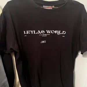 Säljer denna AntWan tshirten då den ej används Använd fåtal gånger Finns ej längre då den släpptes som Merch till albumet ”Leylas World”