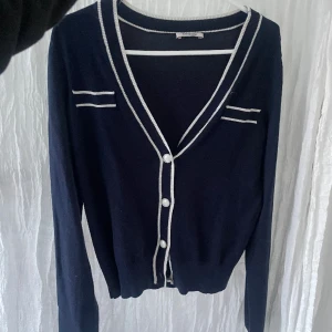 Mörkblå topp - Mörkblå topp, aldrig använd💕