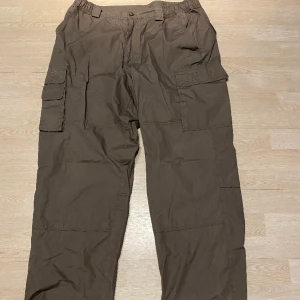 Cargo Pants - Säljer ett par byxor från märket turer. Riktigt snygga cargo byxor som är bekväma och stiliga.  Fraktas inom 48h📦📩