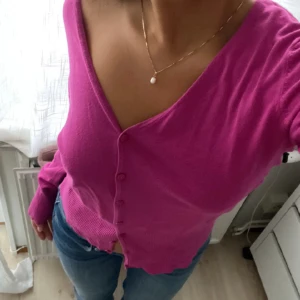 Rosa kofta - Älskar färgen men tyvärr så får jag inte användning utan den💗 Strl M 40/42