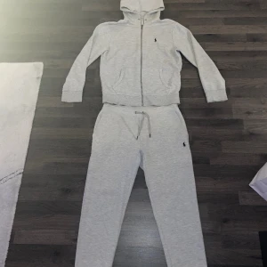 Ralph lauren dress - Äkta Ralph Lauren dress, defekter och pris kan diskuteras.