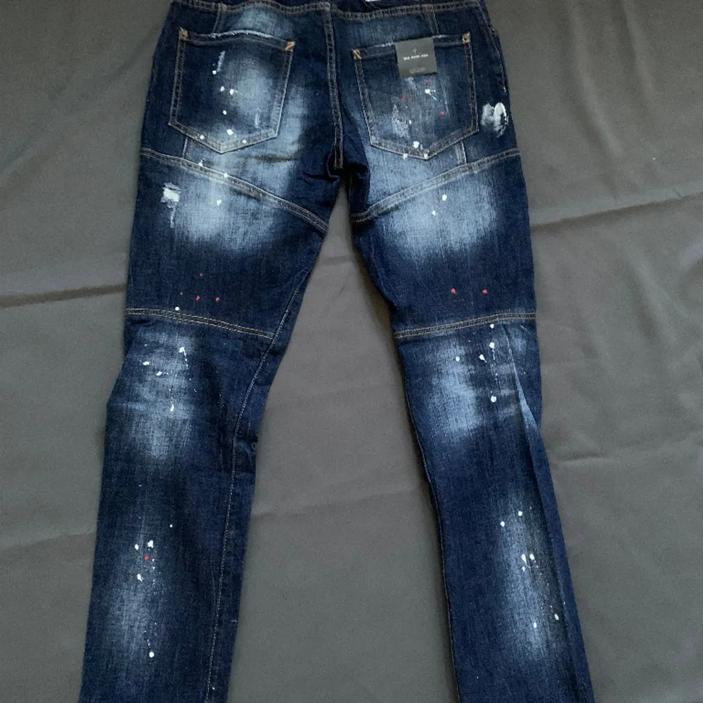 1:1 Hög kvalite👌 999kr💸 Tags och bag medföljer🏷️🛍️ 32 du 48 italienska . Jeans & Byxor.