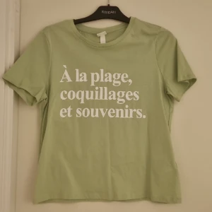 Tröja  - Använd några gånger i mycket gott skick 