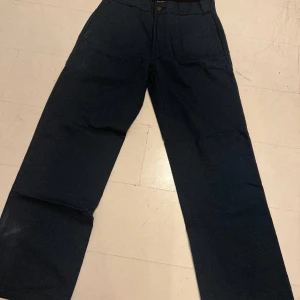 Dickies skateboarding 874  - Byxorna är fint skick  storlek är w30/L32 dom är mörkblå