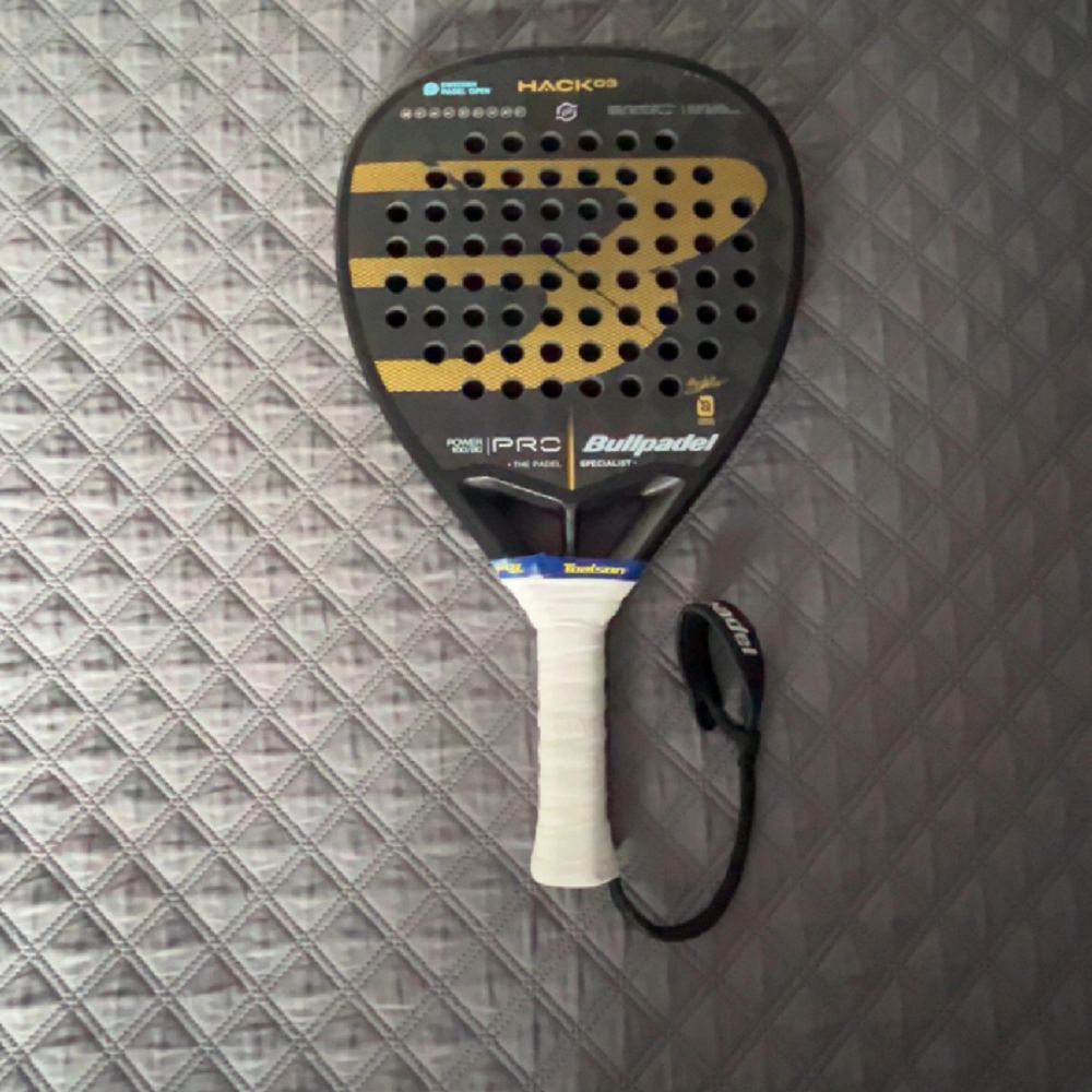 Svart Padel Rack Bullpadel Hack 03 SPO 2022 Plick Second Hand