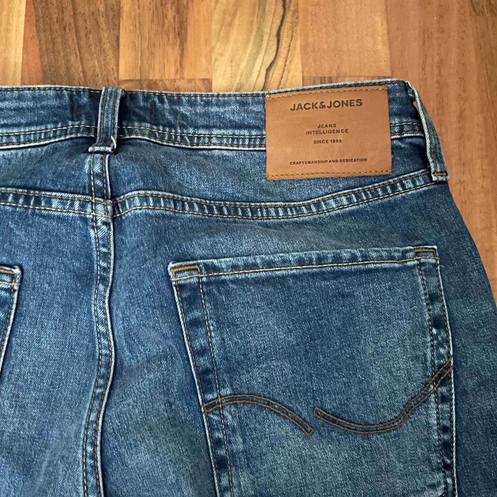 I nyskick! Passar ej längre. Storlek 31/30 modell comfort/mike. . Jeans & Byxor.