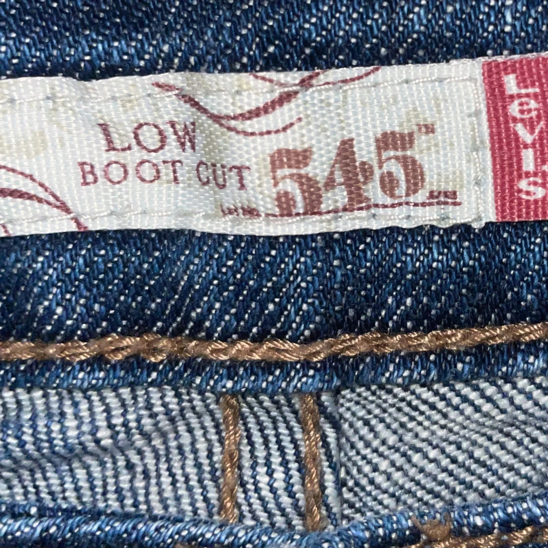 Vintage blåa lågmidjade levis 545 jeans - 93