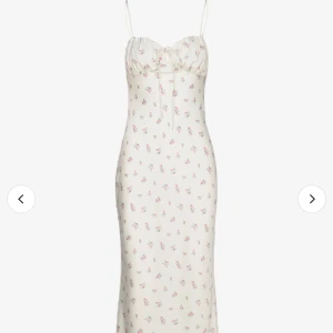 Klänning - Somrig vacker klänning, prislapp kvar & slutsåld på hemsidan. Storlek S🩷