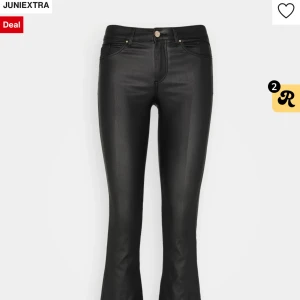 Skinnbyxor - Bootcut skinnbyxor från only storlek S. Använda 2 gånger så inga defekter