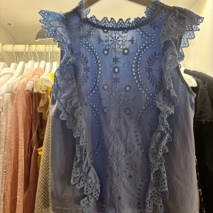 Mango topp - Topp från mango. Storlek XS. Säljer för 75 kr