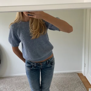 Stickad t-shirt - Supersnygga stickade t-shirts med puffärmar från veromoda! En för 150, båda för 220💖