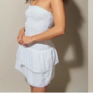 Klänning Gina Tricot  - Helt ny med prislapp kvar 