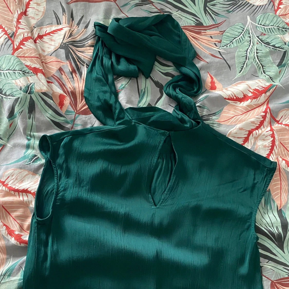 Blus/topp med knyte - 90