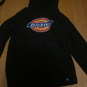 Dickies hood  - Bra skick, använd. Lite sliten på märket med märks inte