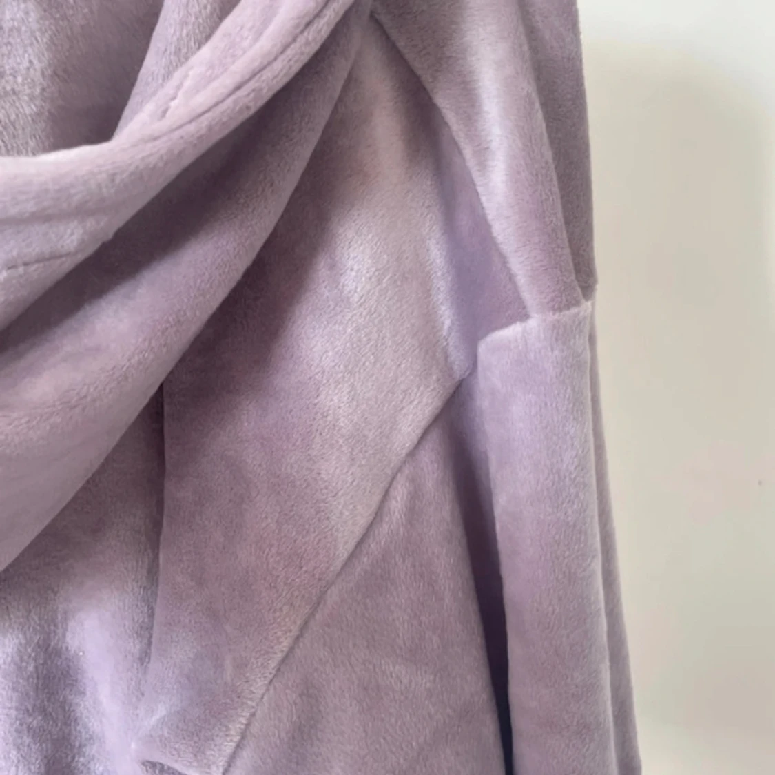 Lila mjuk huvtröja - 91