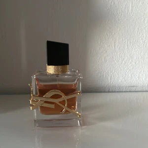 Ysl libre intense 30 ml - Ysl libre intense 30 ml parfym i utmärkt skick!