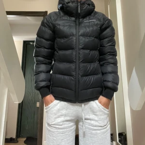 Peak performance Jacka - Använd ett få tal gånger, st S Nypris: 2999kr