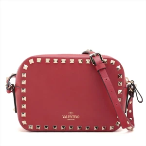 Valentino rockstud camera bag - Lånade bilder, hör av er vid intresse så skickar jag bilder om så önskas!