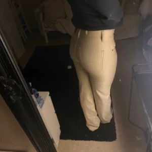 Lågmidjade jeans  - Hej säljer mina Lågmidjade jeans från diesel. 🌸