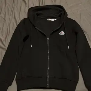 Moncler hoodie 1:1 aldrig använd 