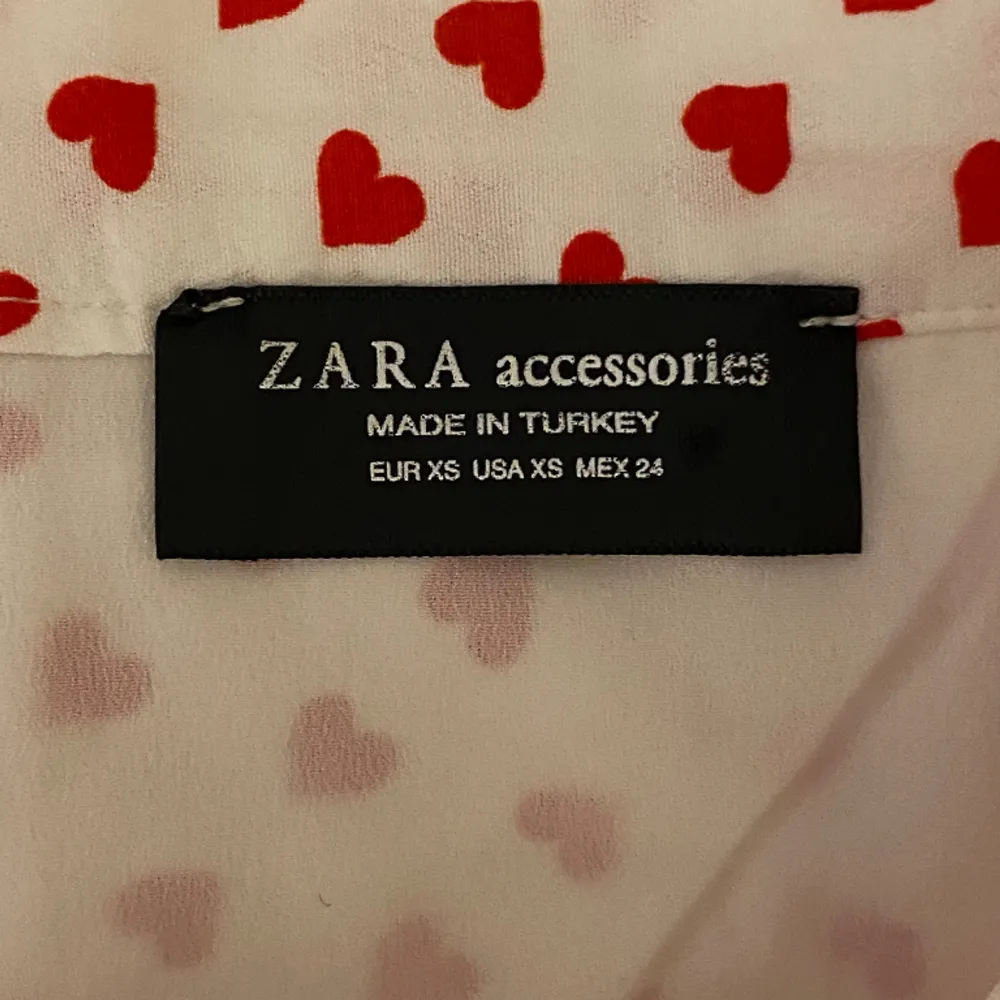 Så gullig och somrig kjol från Zara, fint skick 💕100kr. Kjolar.