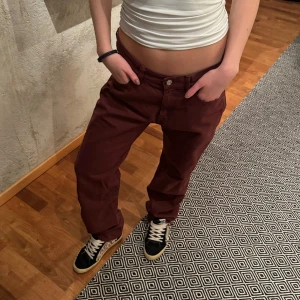 Röda jeans - Sjukt coola vinröda jeans ❤️‍🔥