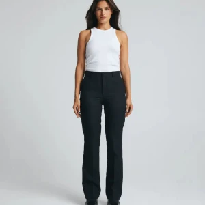 Kostymbyxpr - Jag säljer mina kostymbyxor med medelhög midja. De är från Bik bok och är köpt för 499kr i storlek 34. Skriv om ni är intresserade! Köparen står för frakten🩷