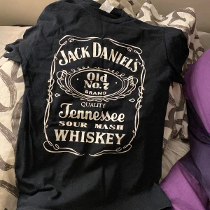 T-shirt - Nästan aldrig använd Därför lågt pris, bra skick :)